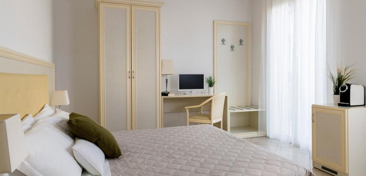 Residence Suite Smeraldo Riccione Exteriér fotografie