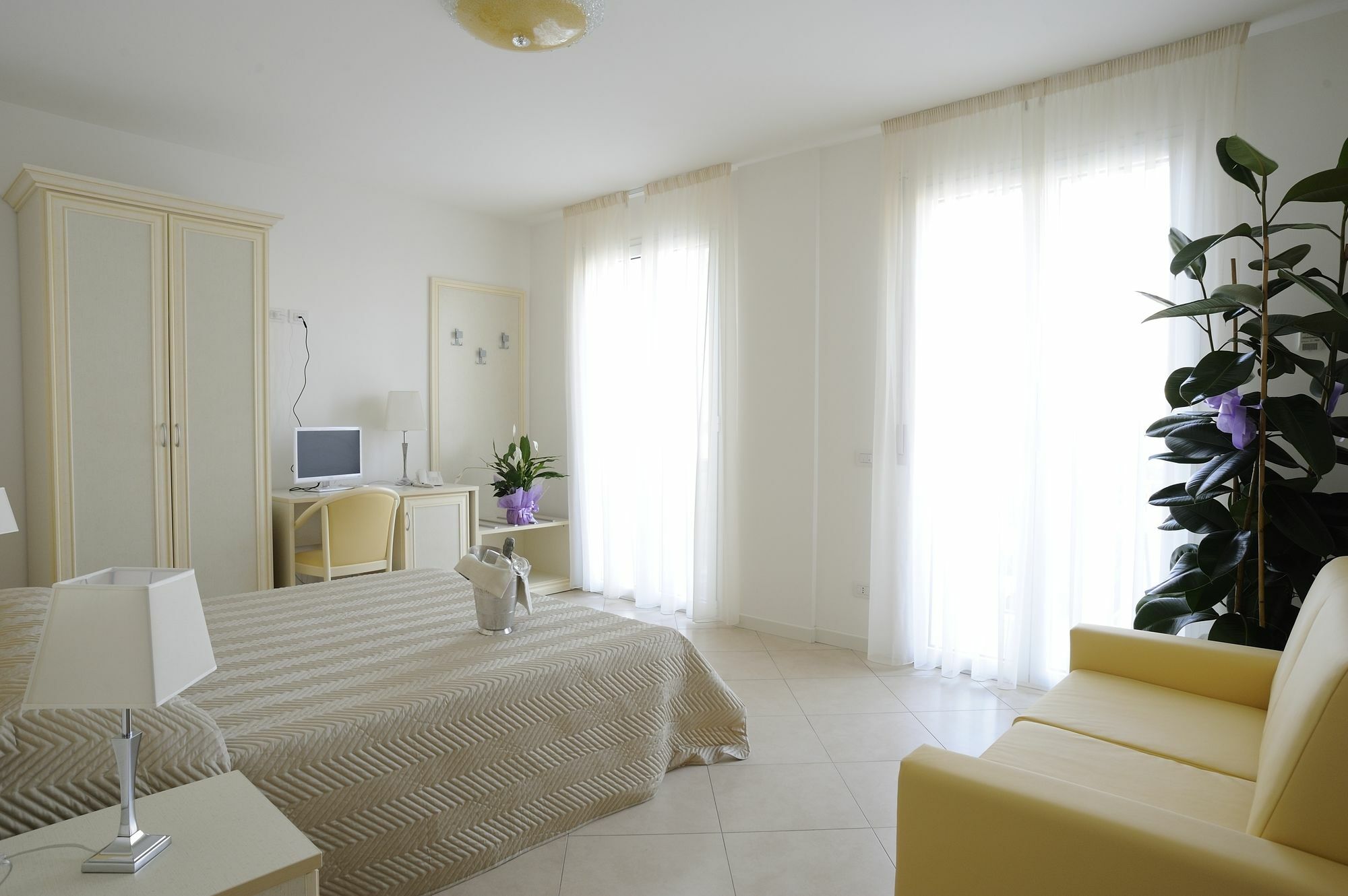 Residence Suite Smeraldo Riccione Exteriér fotografie