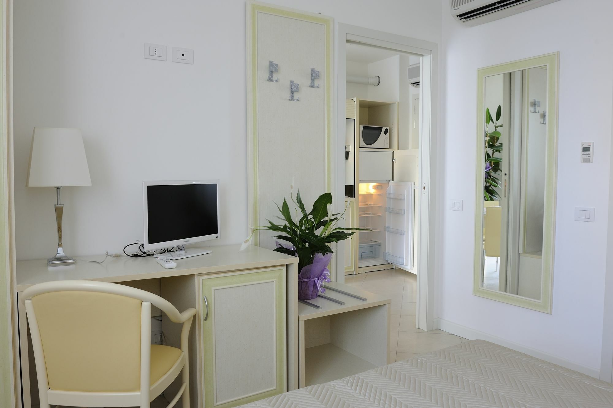 Residence Suite Smeraldo Riccione Exteriér fotografie